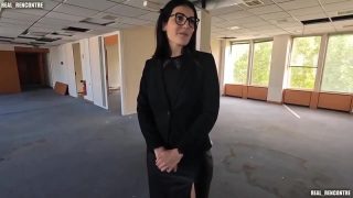 Real Rencontre – Realtor Fucked in Anal by Fake Clients Video Leaked